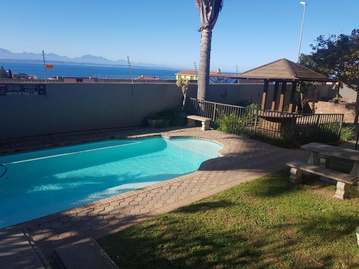 The Backpack Shack Mossel Bay Exterior foto